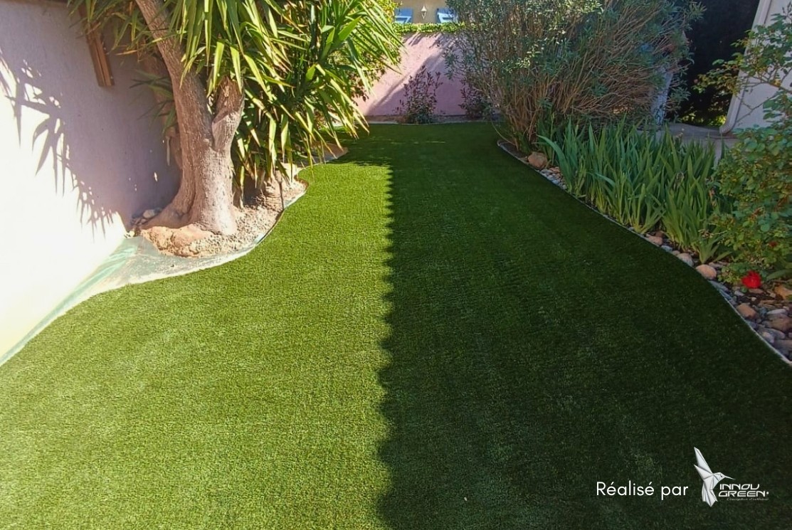 Pose de notre gamme de gazon synthétique Innov 35 !